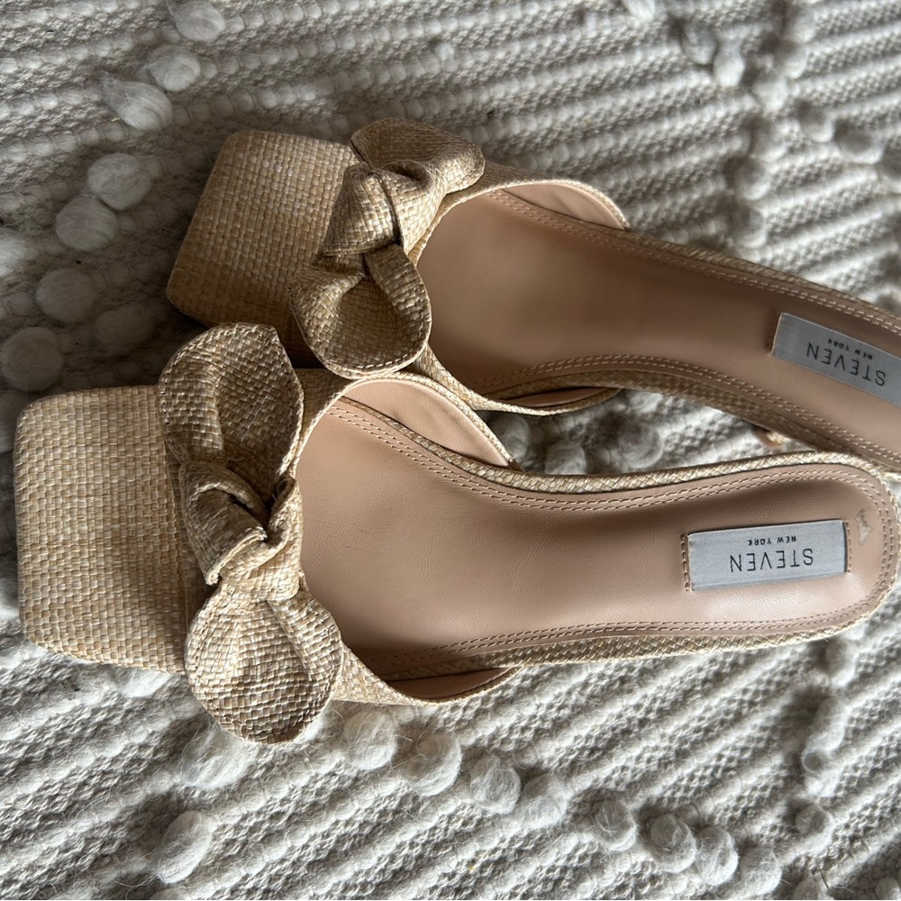 Women's Kitten Heels with Bow Detail